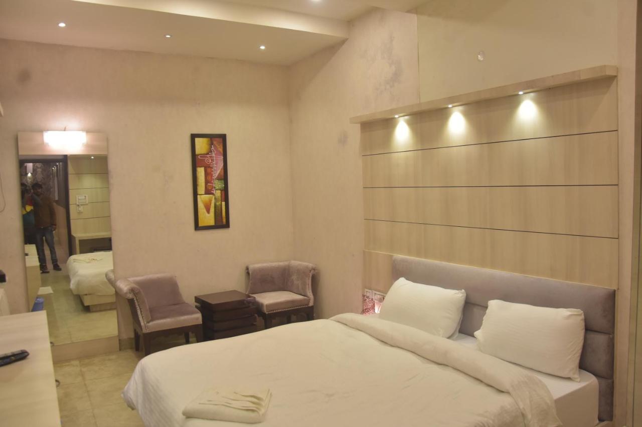 Hotel Mahendra Plaza Hardoi Exterior foto